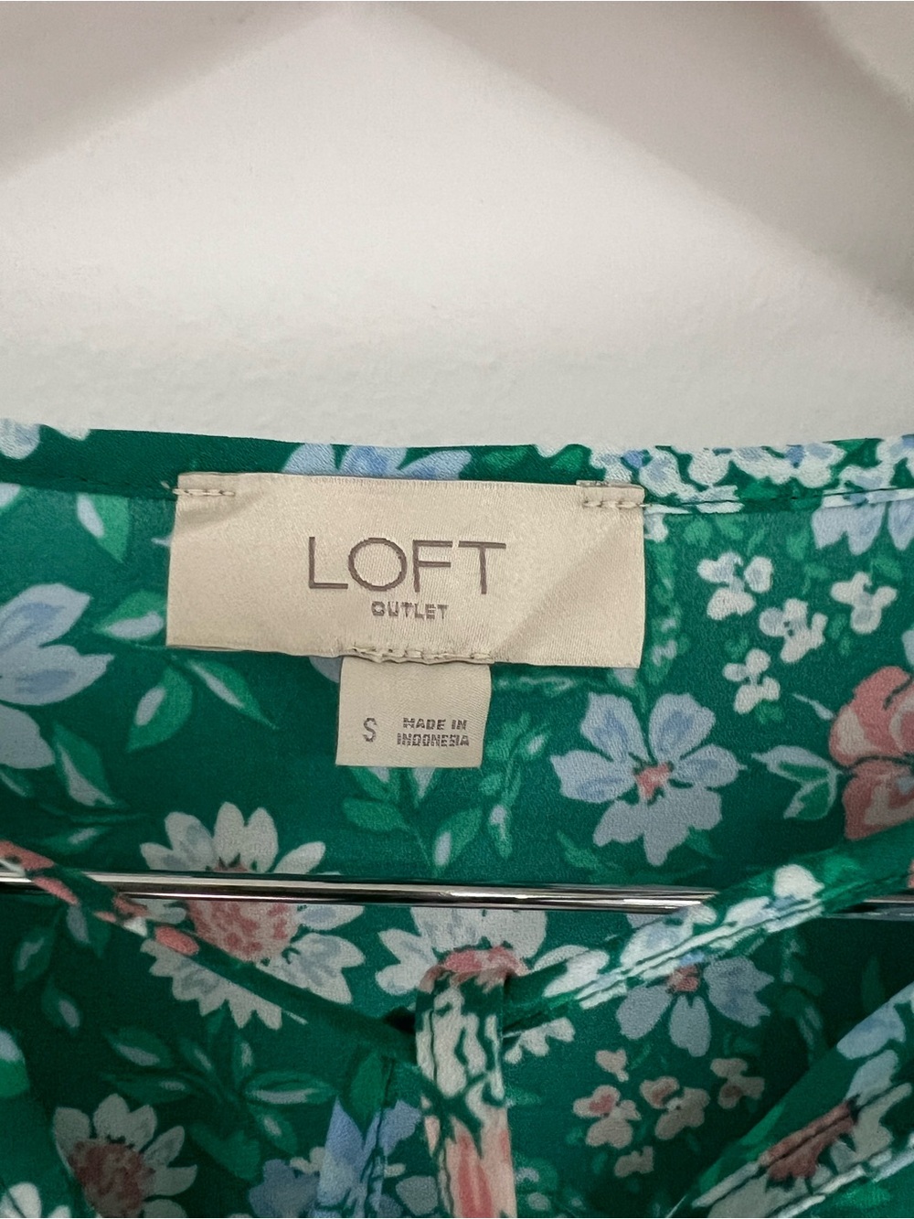 LOFT Green Floral Ruffle Yoke Blouse - Picture 5 of 8
